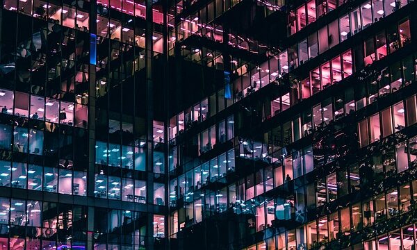 Transforming Business Operations: The Impact of AI on Efficiency, Growth, and Competitive Advantage